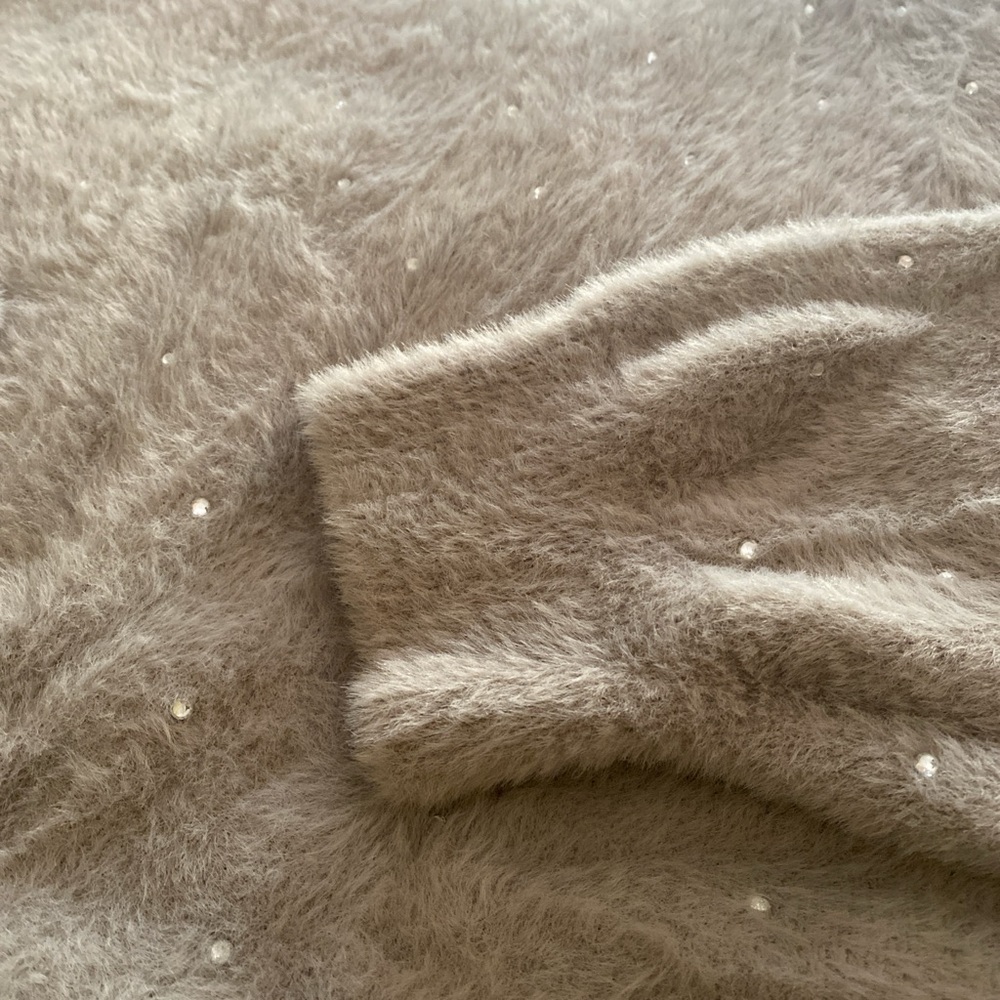 Gray Fluffy Silver Stone Really Soft - image 2